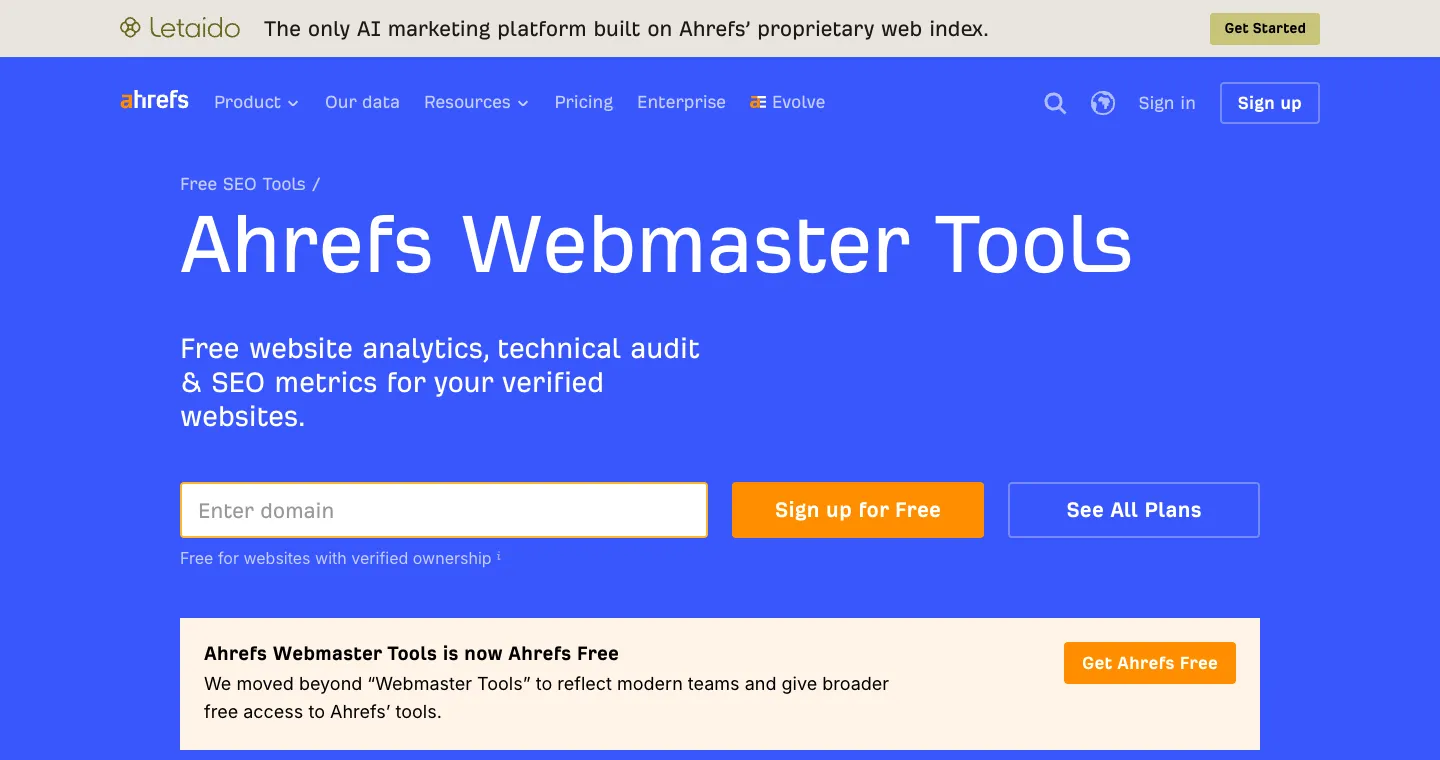 Ahrefs 教學:免費版怎麼用、關鍵字報表怎麼看(2026) 1 Ahrefs 官網的 Ahrefs Webmaster Tools 頁面,標示已改名為 Ahrefs Free,輸入網域即可免費註冊